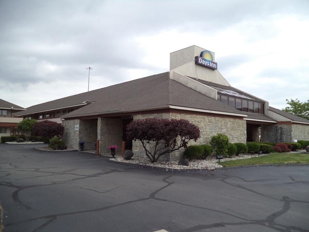 Days Inn By Wyndham Maumee/Toledo Εξωτερικό φωτογραφία