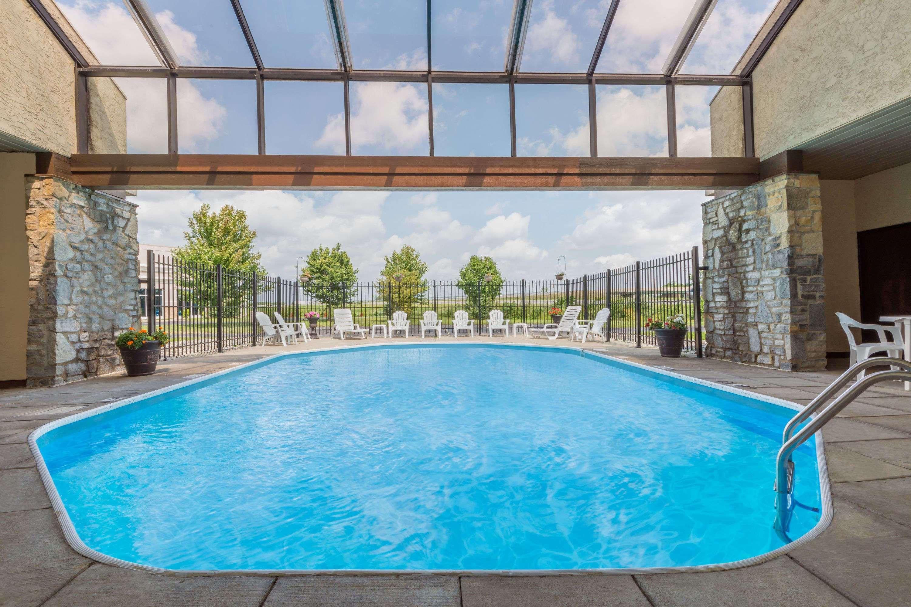Days Inn By Wyndham Maumee/Toledo Εξωτερικό φωτογραφία