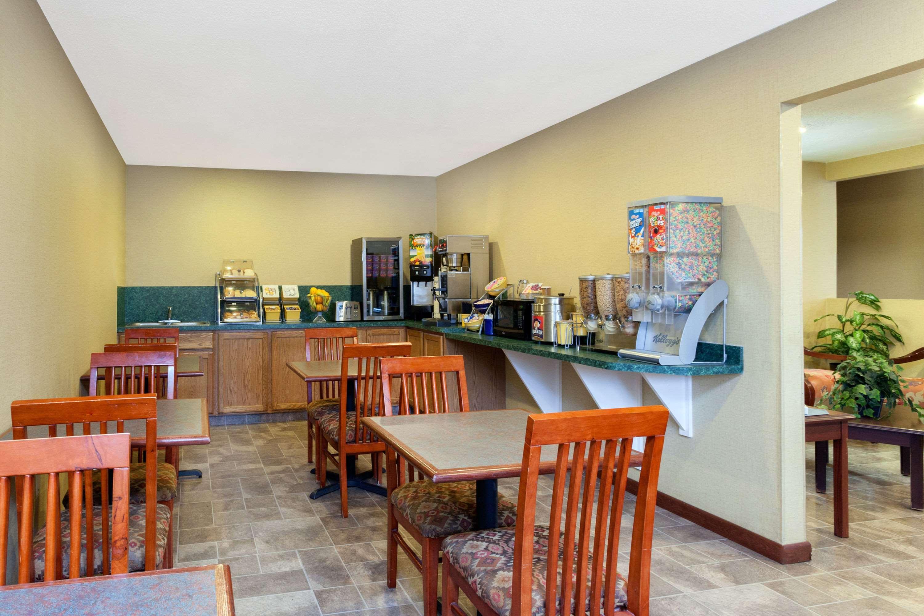 Days Inn By Wyndham Maumee/Toledo Εξωτερικό φωτογραφία