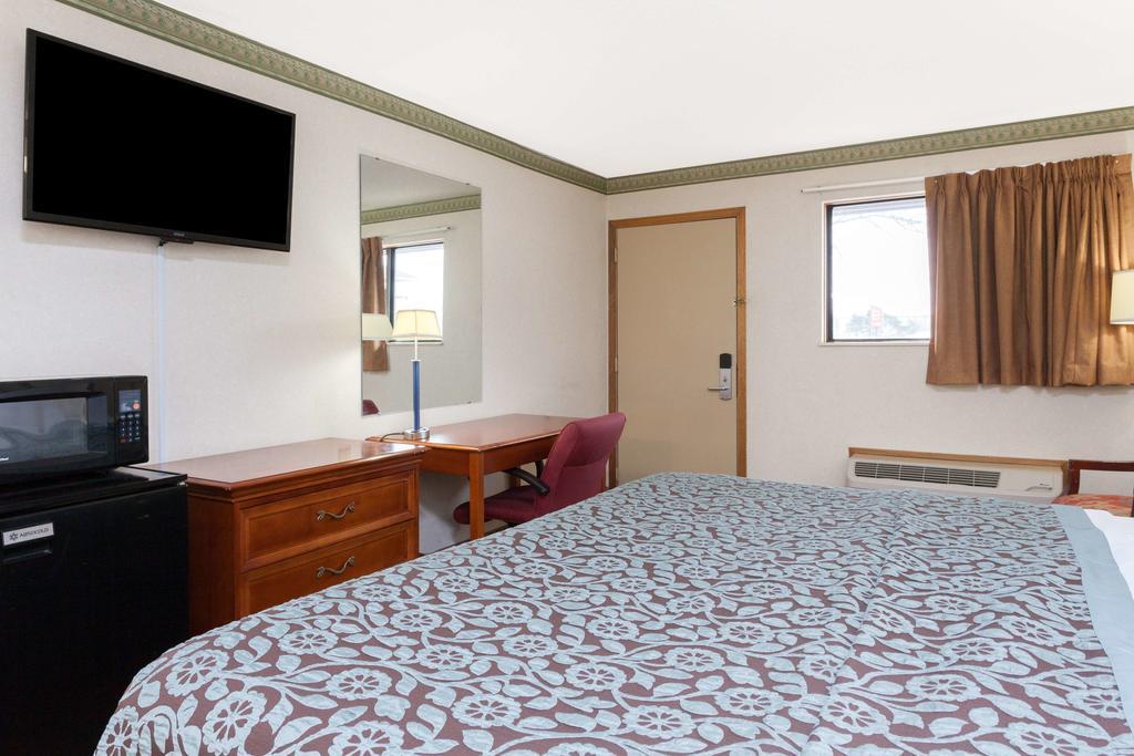 Days Inn By Wyndham Maumee/Toledo Εξωτερικό φωτογραφία
