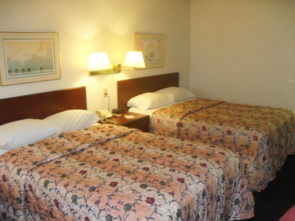 Days Inn By Wyndham Maumee/Toledo Εξωτερικό φωτογραφία