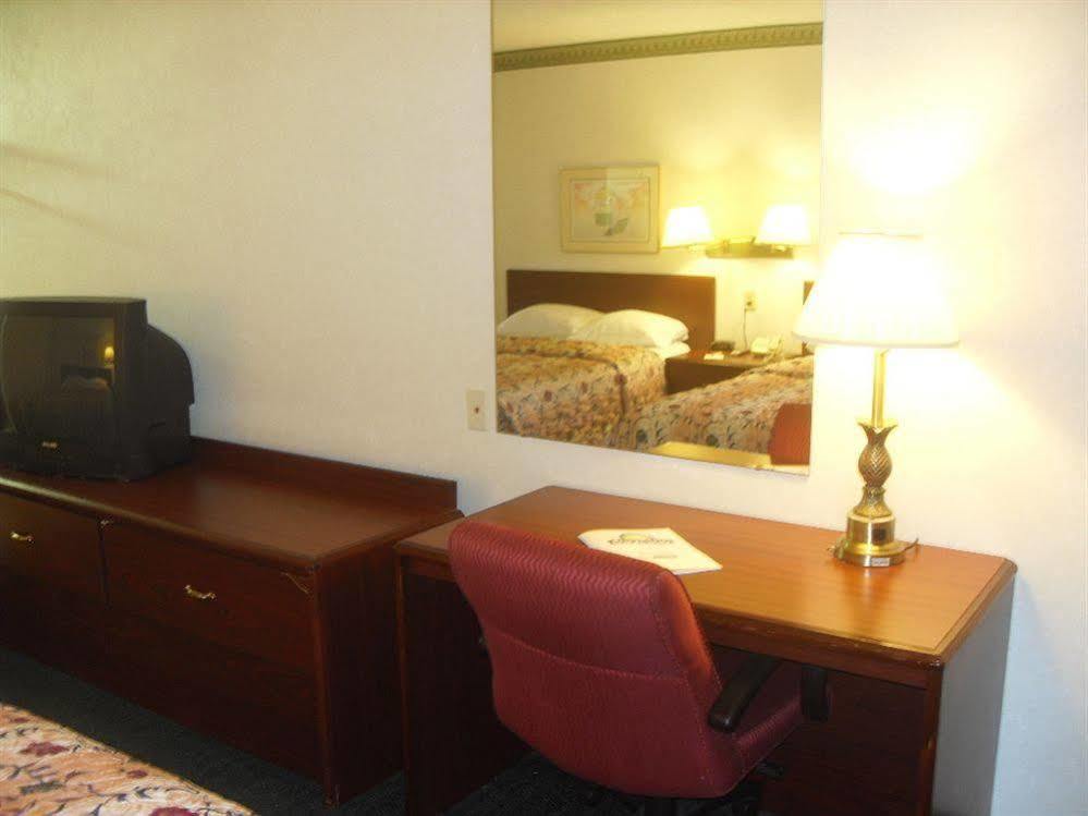 Days Inn By Wyndham Maumee/Toledo Εξωτερικό φωτογραφία