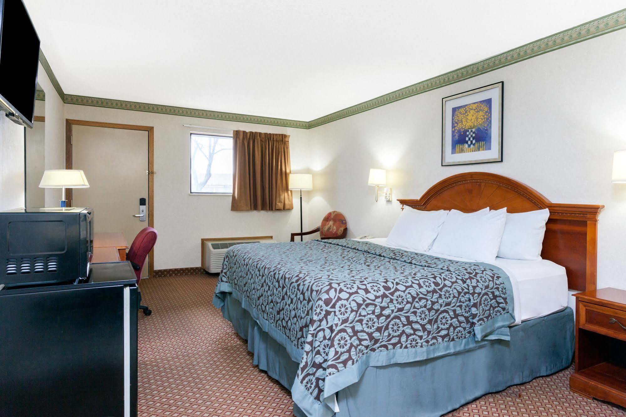 Days Inn By Wyndham Maumee/Toledo Εξωτερικό φωτογραφία