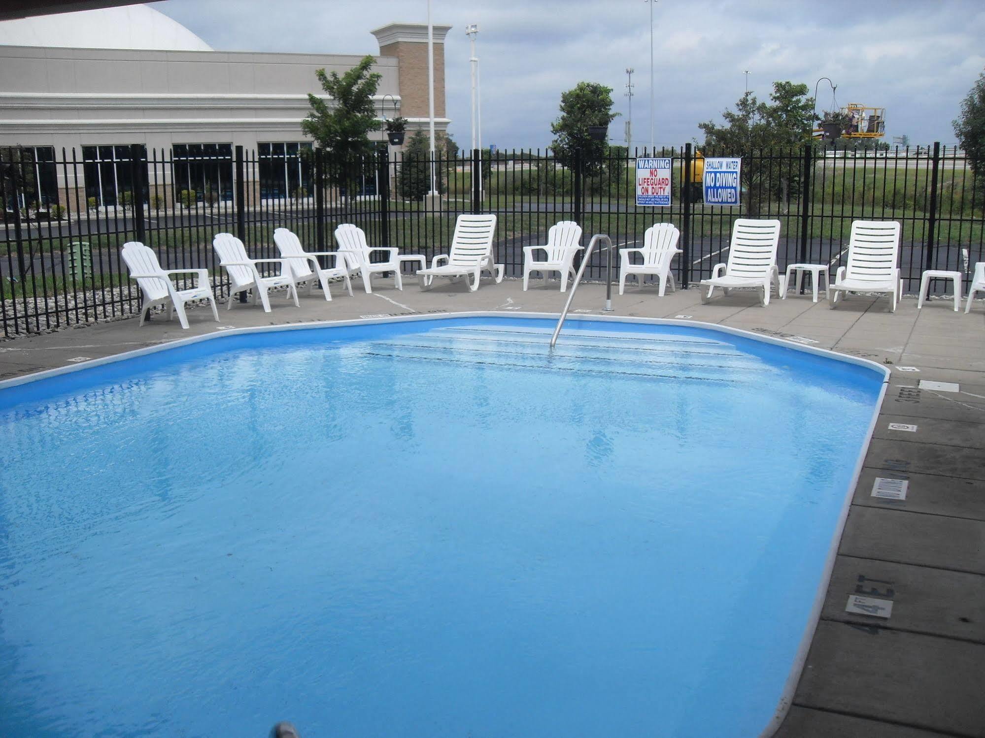 Days Inn By Wyndham Maumee/Toledo Εξωτερικό φωτογραφία