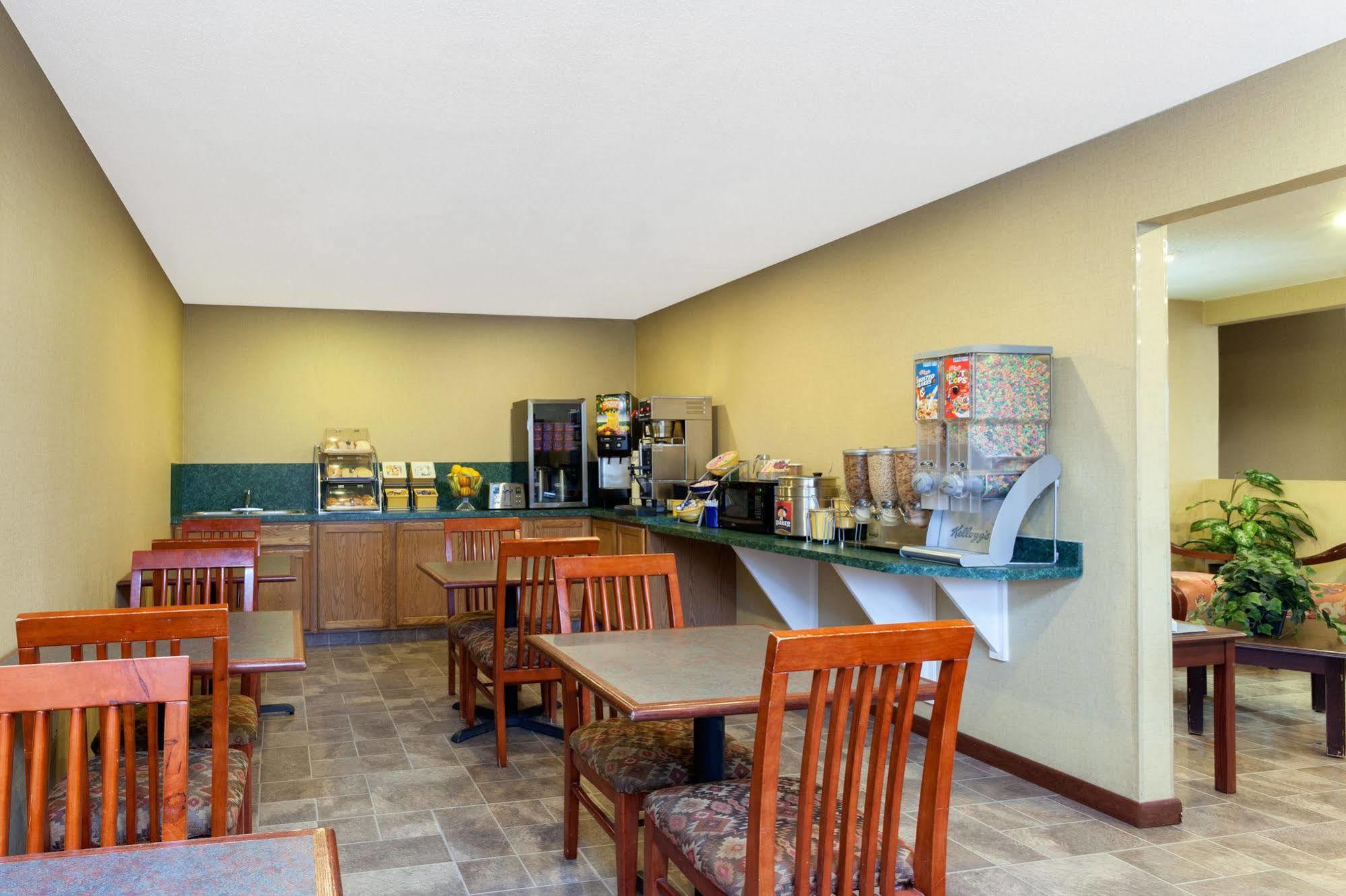 Days Inn By Wyndham Maumee/Toledo Εξωτερικό φωτογραφία