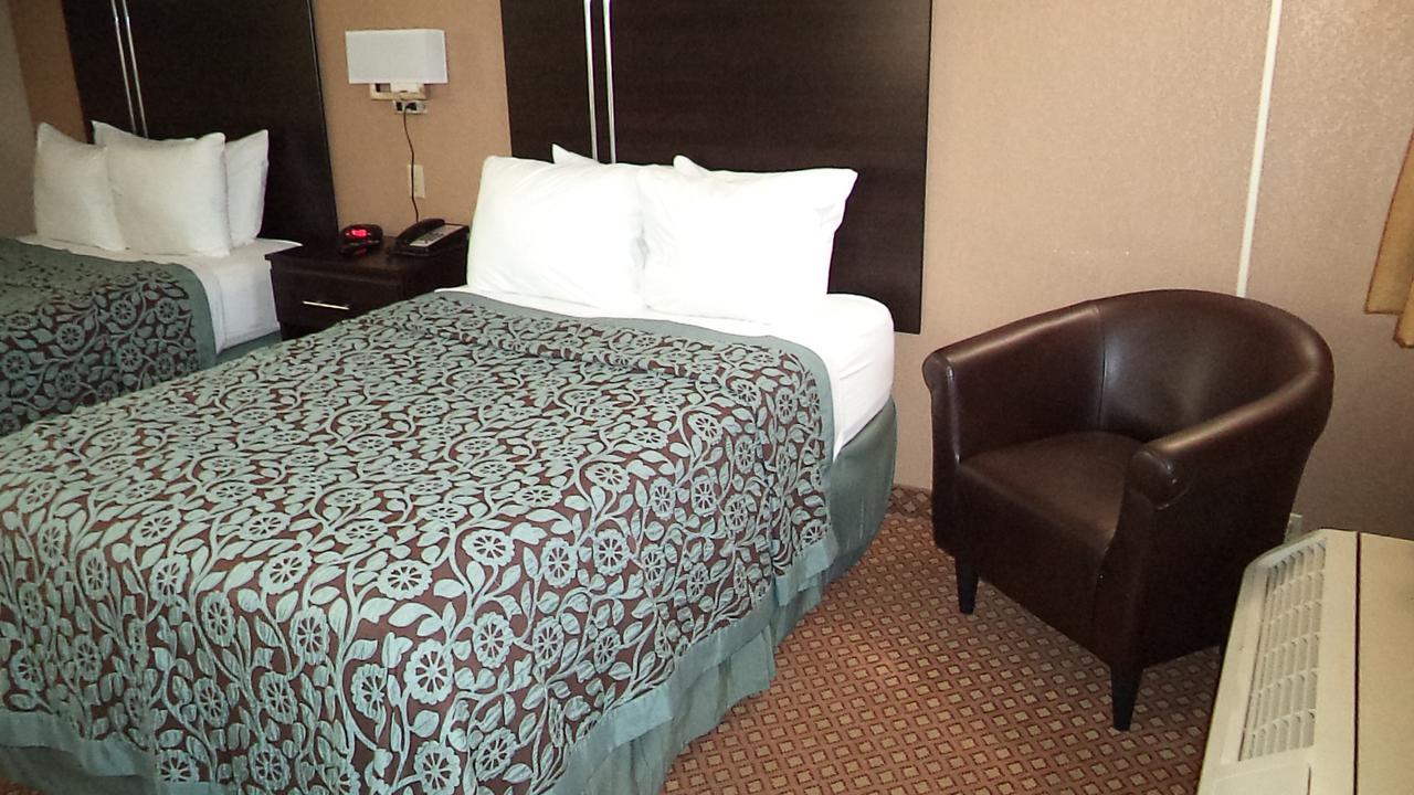 Days Inn By Wyndham Maumee/Toledo Εξωτερικό φωτογραφία